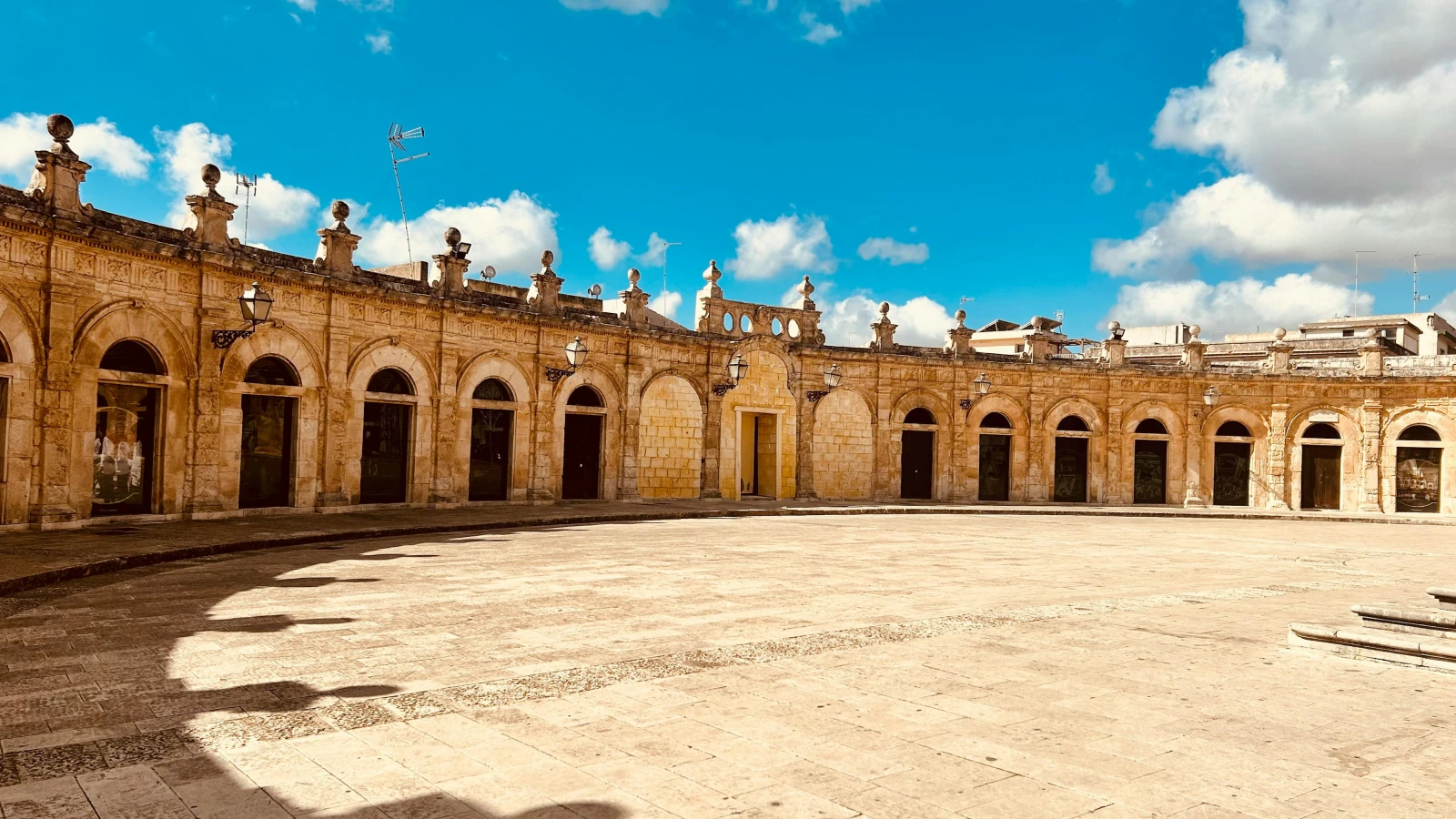 Przewodnik po wynajmie samochodu do Palazzo dei Normanni Palermo